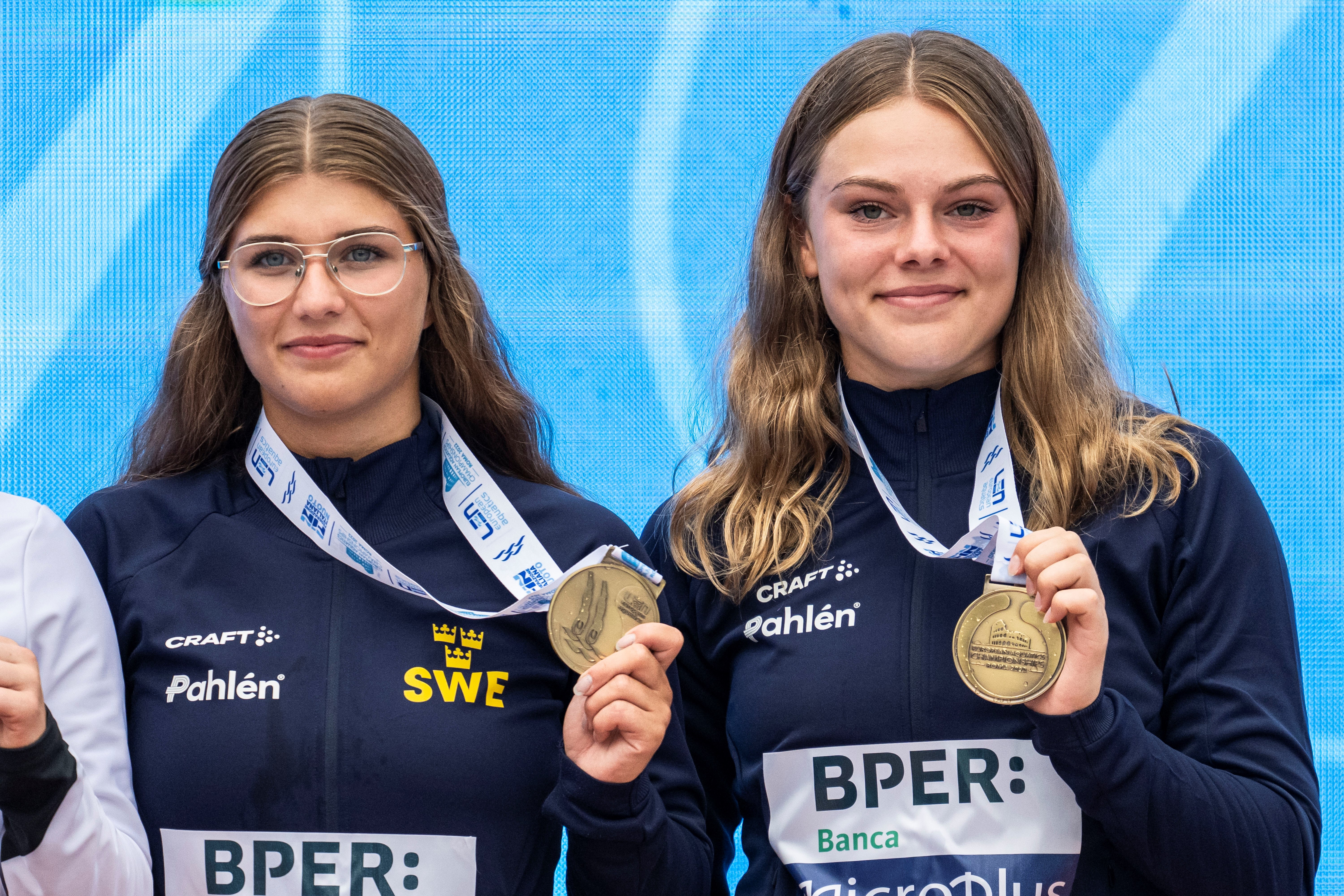 Emilia och Elna med bronsmedaljer